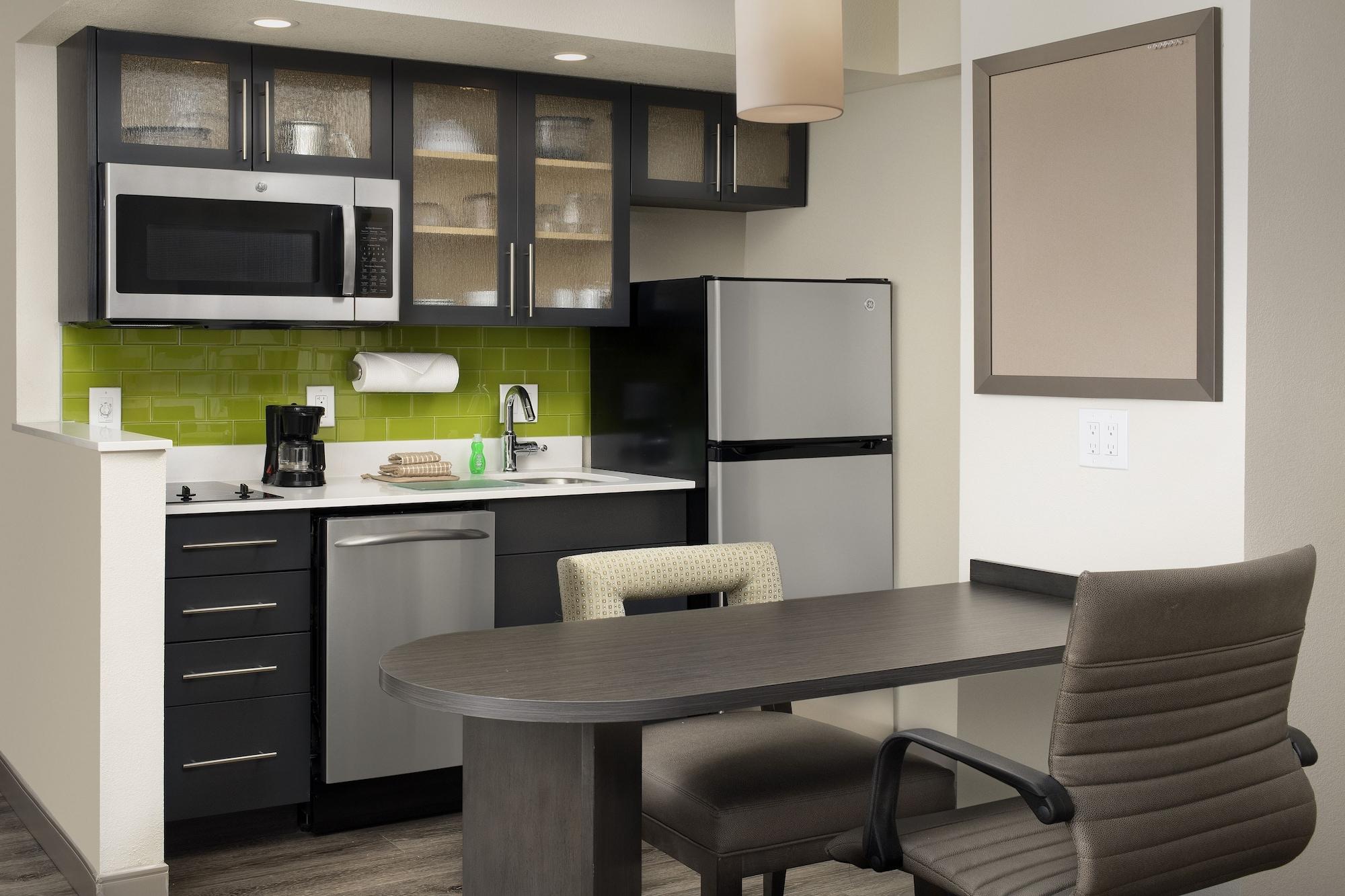 Candlewood Suites Alexandria West By Ihg Bagian luar foto