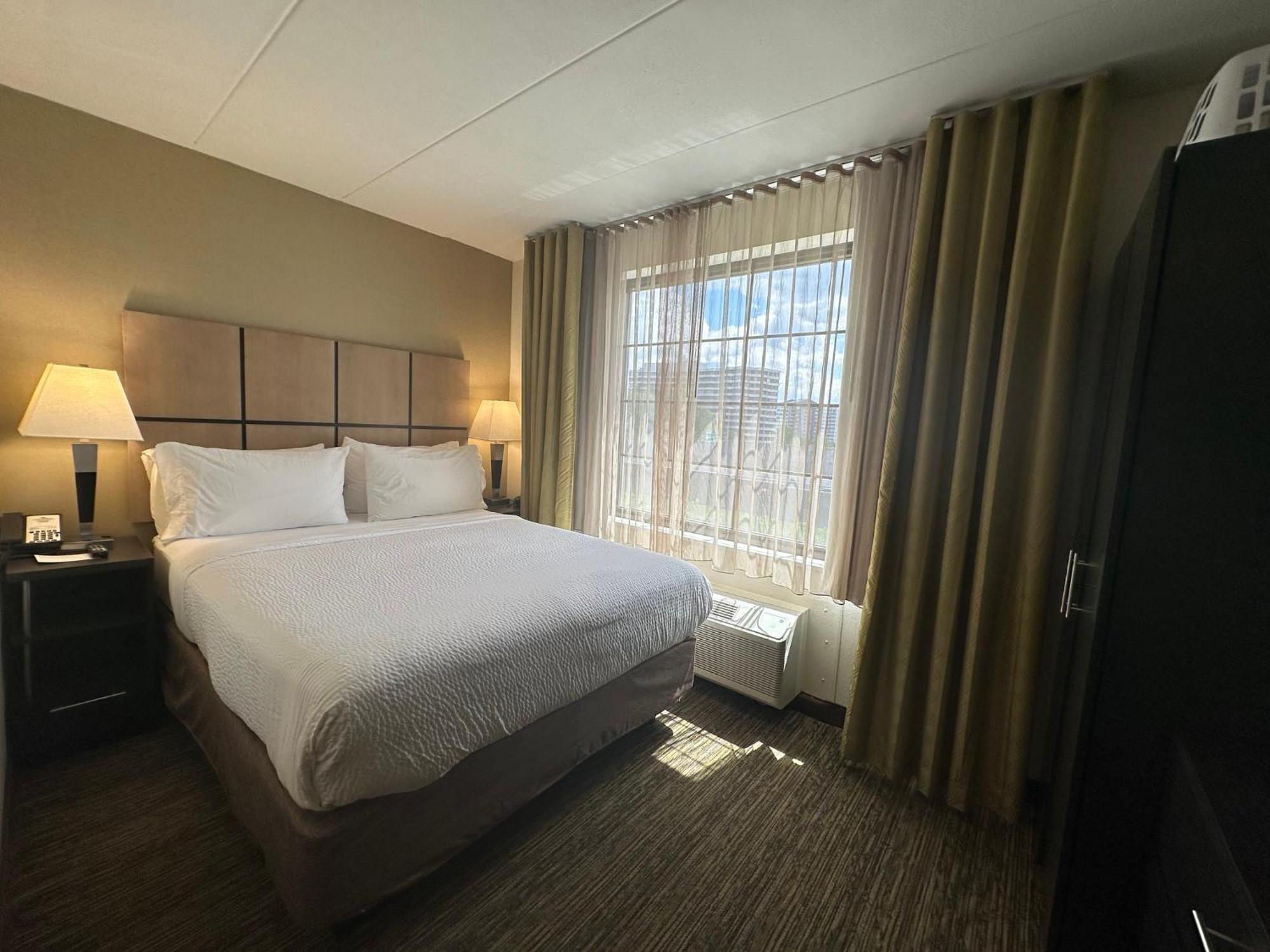 Candlewood Suites Alexandria West By Ihg Bagian luar foto