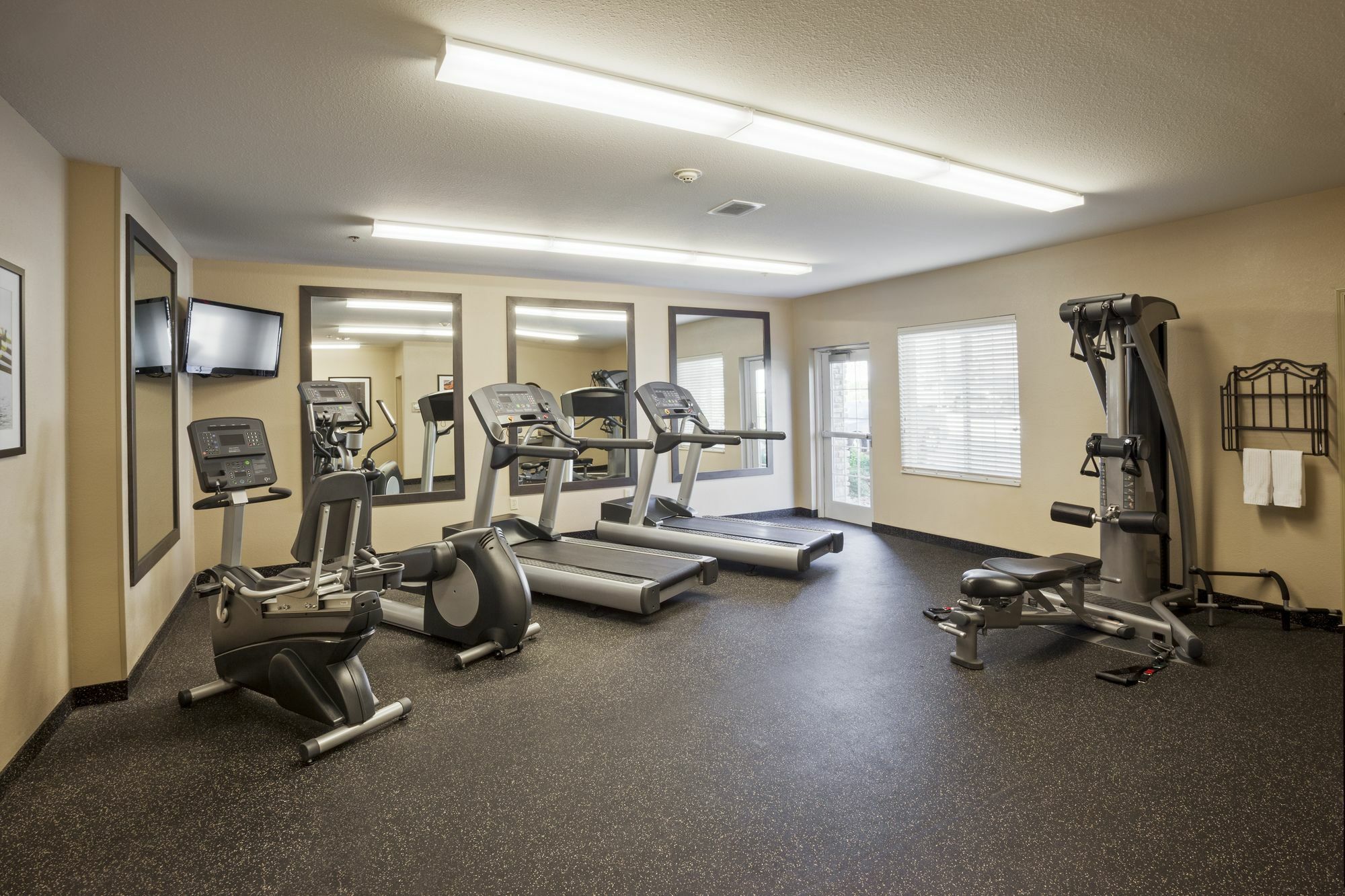 Candlewood Suites Alexandria West By Ihg Bagian luar foto